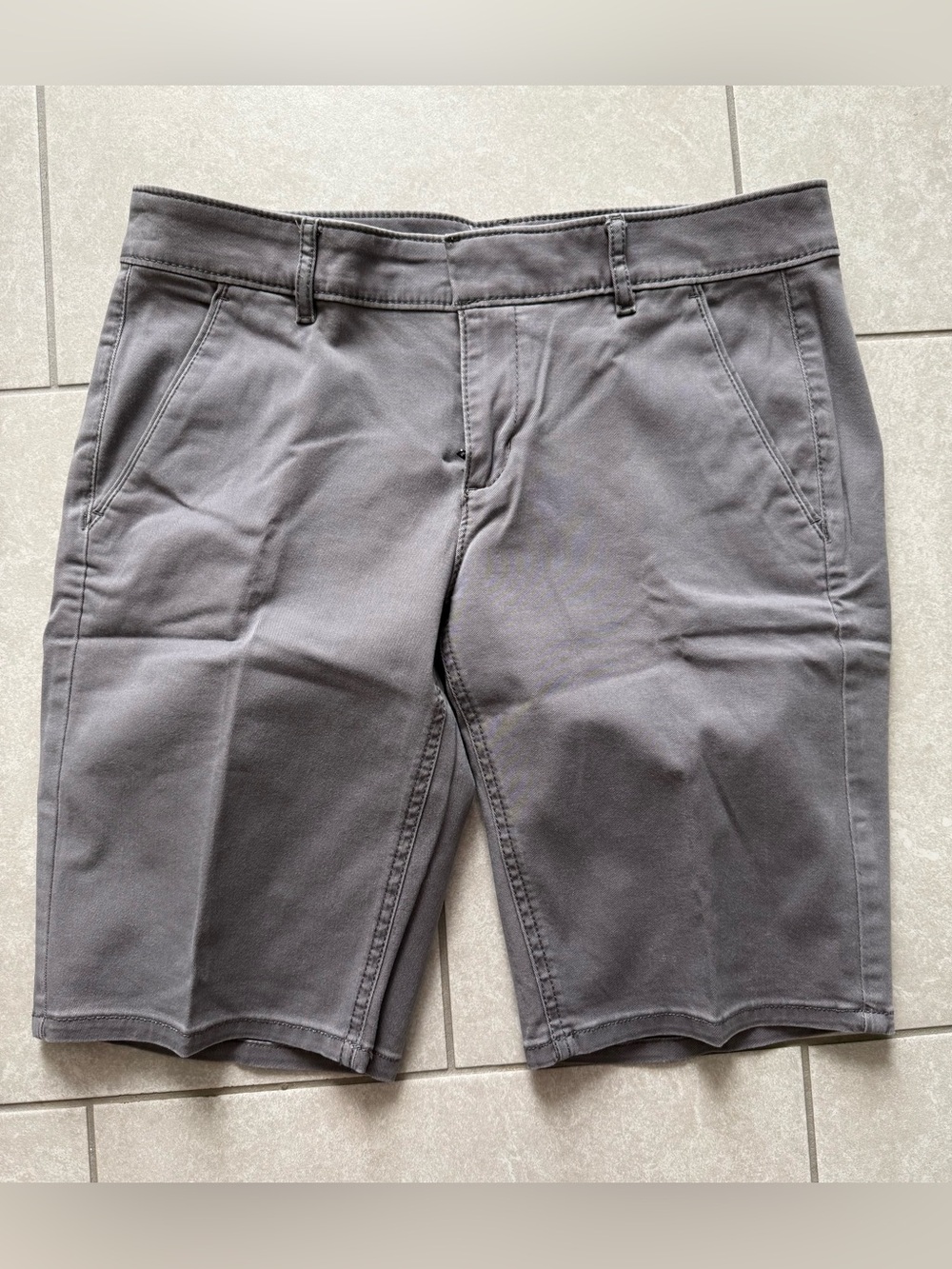 LOFT Women’s Charcoal Flat-Front Shorts